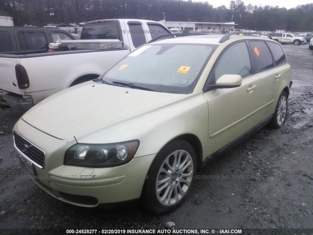 YV1MJ682X52109112 - 2005 VOLVO V50 T5 GREEN photo 2