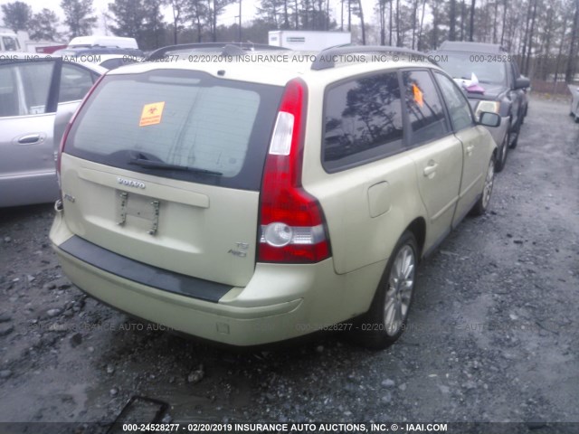 YV1MJ682X52109112 - 2005 VOLVO V50 T5 GREEN photo 4