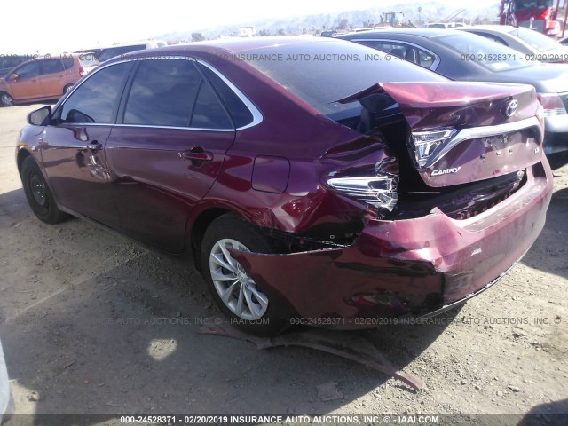 4T1BF1FKXHU651626 - 2017 TOYOTA CAMRY LE/XLE/SE/XSE MAROON photo 3