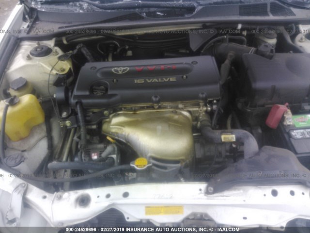 JTDBE32K220132013 - 2002 TOYOTA CAMRY LE/XLE/SE WHITE photo 10