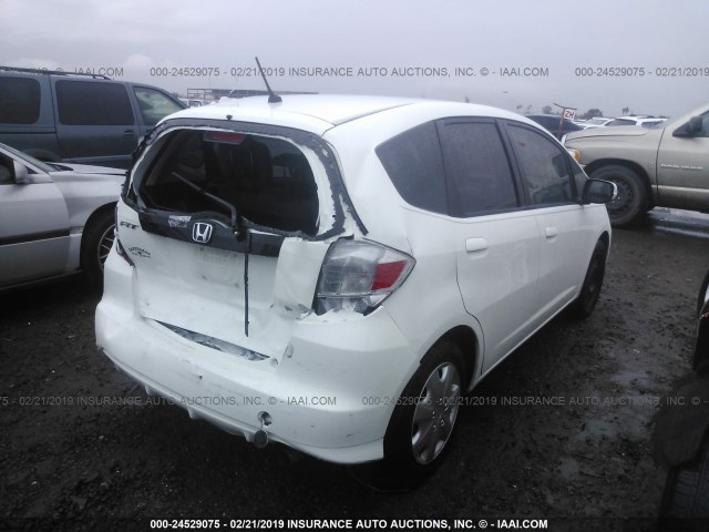 JHMGE8G31DC034191 - 2013 HONDA FIT WHITE photo 4