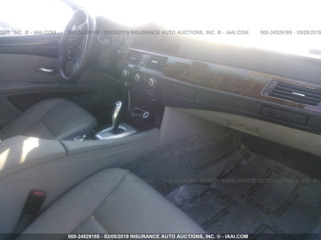 WBANV13589C154159 - 2009 BMW 528 XI GRAY photo 5