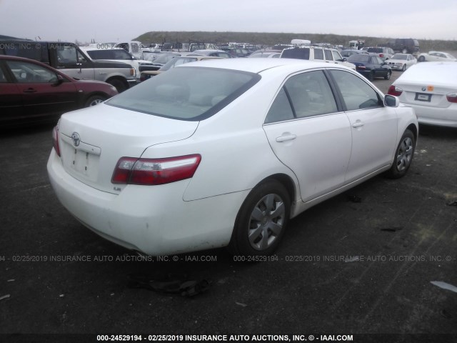 4T1BK46K08U575332 - 2008 TOYOTA CAMRY LE/XLE/SE WHITE photo 4