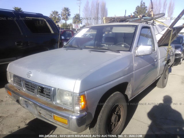 1N6SD11S3RC303866 - 1994 NISSAN TRUCK XE SILVER photo 2