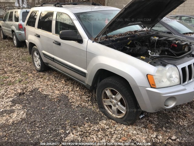 1J4GR48K05C564846 - 2005 JEEP GRAND CHEROKEE LAREDO/COLUMBIA/FREEDOM SILVER photo 1