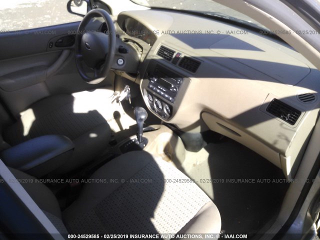 1FAHP34N57W156022 - 2007 FORD FOCUS ZX4/S/SE/SES 金色 照片 5