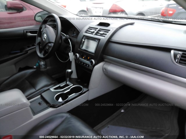 4T1BF1FK0CU042425 - 2012 TOYOTA CAMRY SE/LE/XLE SILVER photo 5