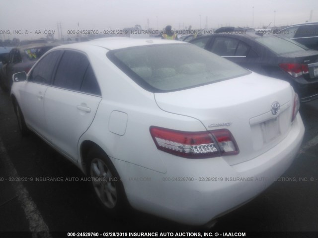 4T1BK3EK8AU603363 - 2010 TOYOTA CAMRY SE/LE/XLE WHITE photo 3