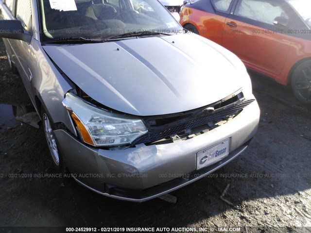 1FAHP35N88W279636 - 2008 FORD FOCUS SE/SEL/SES SILVER photo 6