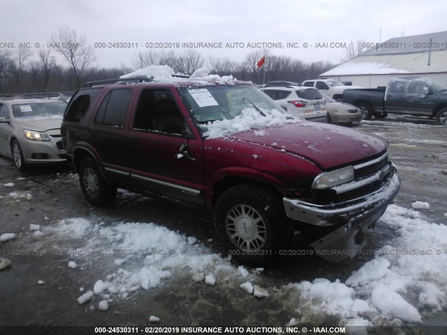 1GNDT13WX12218913 - 2001 CHEVROLET BLAZER RED photo 1