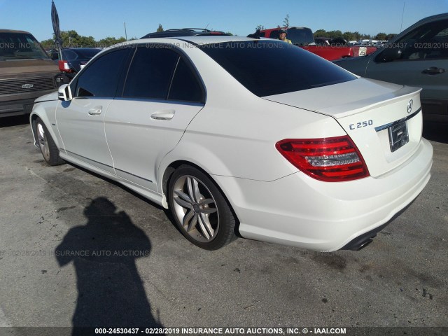 WDDGF4HB8CR234709 - 2012 MERCEDES-BENZ C 250 WHITE photo 3