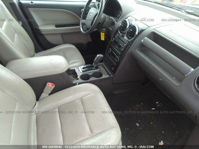 1FMDK05W28GA32813 - 2008 FORD TAURUS X SEL GRAY photo 5