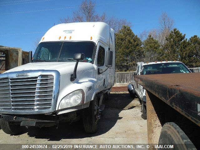 3AKJGLDR5DSBZ6807 - 2013 FREIGHTLINER CASCADIA 125  Unknown photo 2