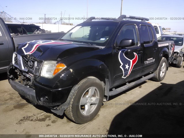 1N6AD07W95C464331 - 2005 NISSAN FRONTIER CREW CAB LE/SE/OFF ROAD BLACK photo 2