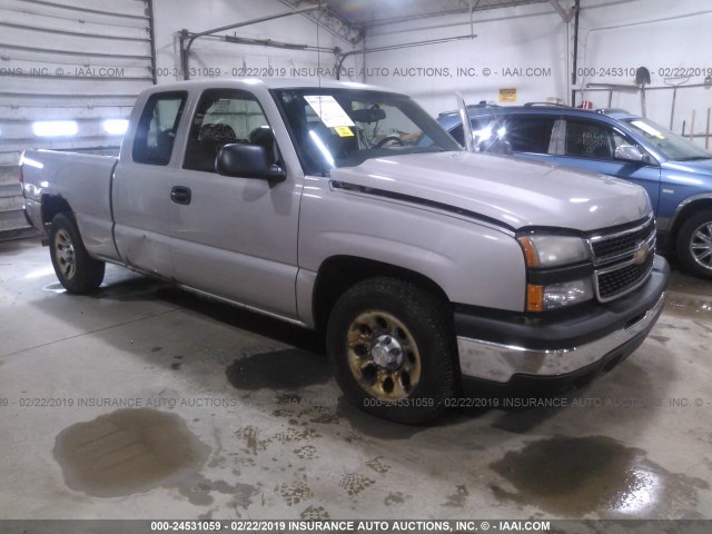 1GCEC19XX6Z257559 - 2006 CHEVROLET SILVERADO C1500 SILVER photo 1