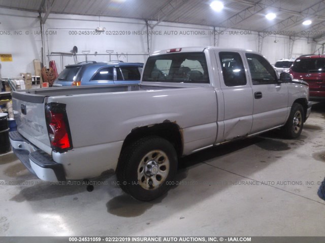 1GCEC19XX6Z257559 - 2006 CHEVROLET SILVERADO C1500 SILVER photo 4