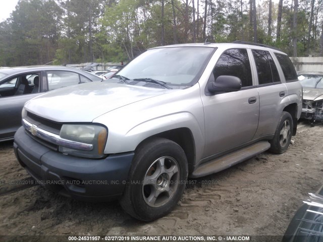 1GNDS13S472259000 - 2007 CHEVROLET TRAILBLAZER LS/LT SILVER photo 2