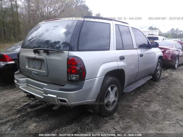 1GNDS13S472259000 - 2007 CHEVROLET TRAILBLAZER LS/LT SILVER photo 4