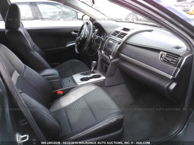 4T1BF1FK4DU219818 - 2013 TOYOTA CAMRY L/SE/LE/XLE 绿色 照片 5