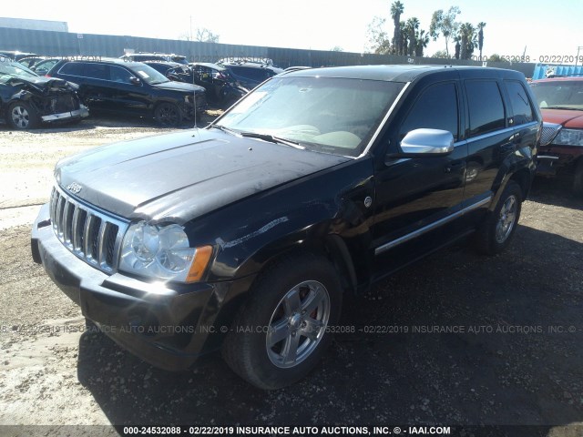 1J8HR68226C197674 - 2006 JEEP GRAND CHEROKEE OVERLAND BLACK photo 2