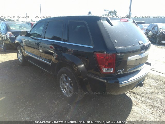 1J8HR68226C197674 - 2006 JEEP GRAND CHEROKEE OVERLAND BLACK photo 3