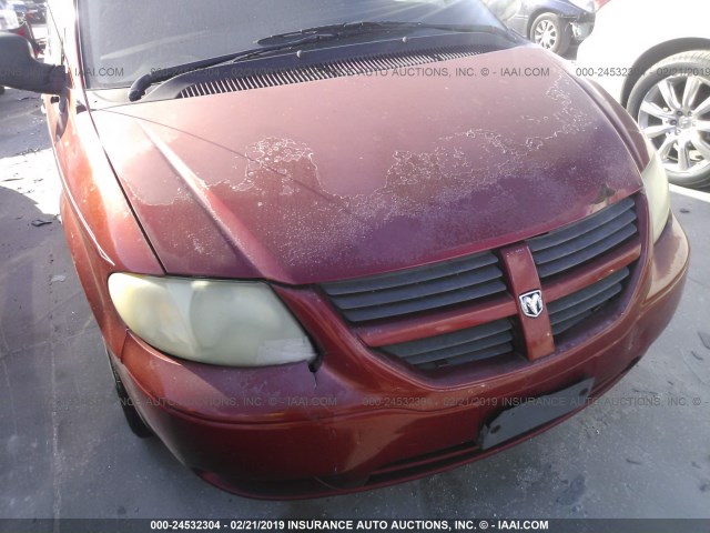 1D4GP45R55B391301 - 2005 DODGE CARAVAN SXT RED photo 6