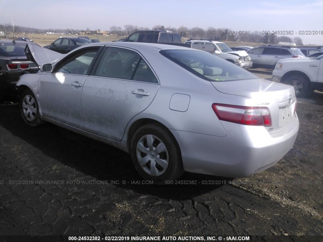 4T4BE46K78R014588 - 2008 TOYOTA CAMRY CE/LE/XLE/SE SILVER photo 3