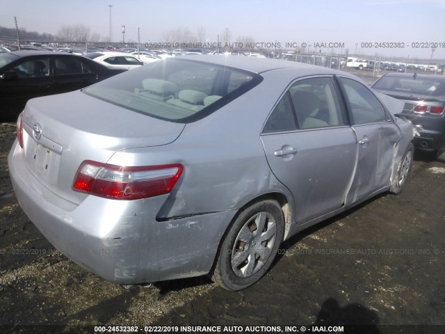 4T4BE46K78R014588 - 2008 TOYOTA CAMRY CE/LE/XLE/SE SILVER photo 4