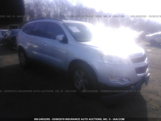 1GNLVFED8AS138962 - 2010 CHEVROLET TRAVERSE LT GRAY photo 1