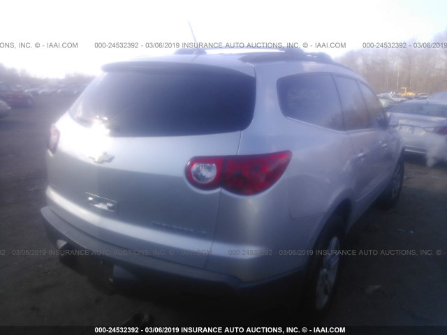 1GNLVFED8AS138962 - 2010 CHEVROLET TRAVERSE LT GRAY photo 4