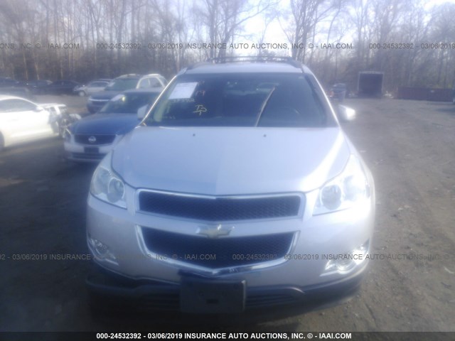 1GNLVFED8AS138962 - 2010 CHEVROLET TRAVERSE LT GRAY photo 6