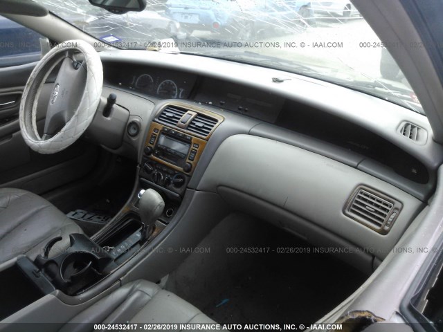 4T1BF28BX2U261099 - 2002 TOYOTA AVALON XL/XLS GOLD photo 5