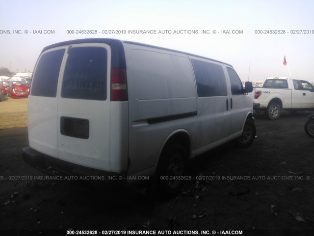 1GCUGADX0A1171689 - 2010 CHEVROLET EXPRESS G1500  WHITE photo 4