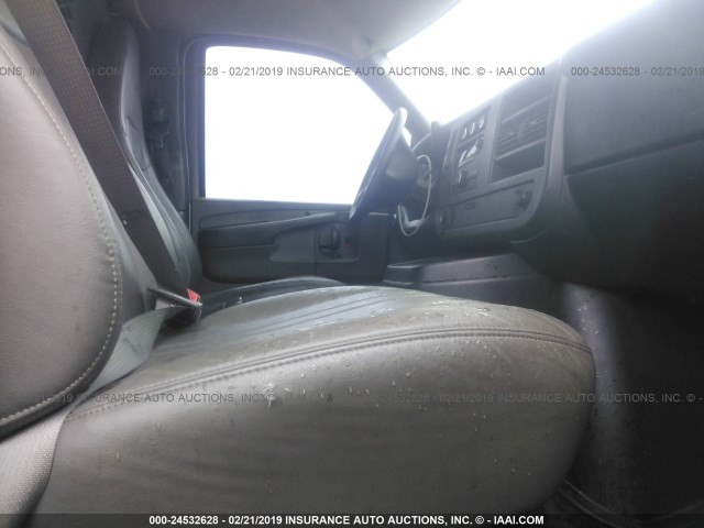 1GCUGADX0A1171689 - 2010 CHEVROLET EXPRESS G1500  WHITE photo 5