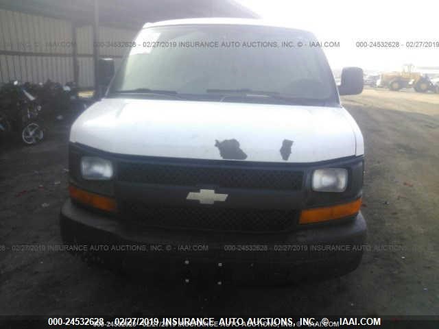 1GCUGADX0A1171689 - 2010 CHEVROLET EXPRESS G1500  WHITE photo 6