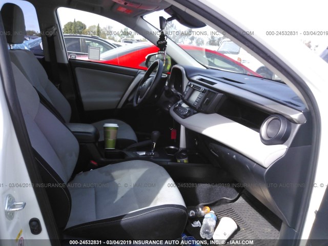 JTMWFREV6JJ725373 - 2018 TOYOTA RAV4 ADVENTURE/XLE 白色 照片 5