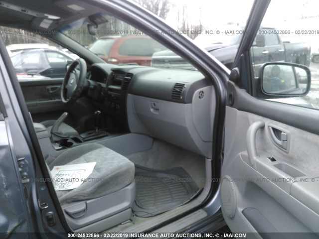 KNDJC733065575060 - 2006 KIA SORENTO EX/LX GRAY photo 5