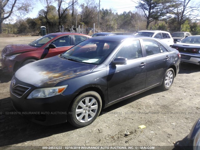 4T1BF3EK0AU088038 - 2010 TOYOTA CAMRY SE/LE/XLE GRAY photo 2