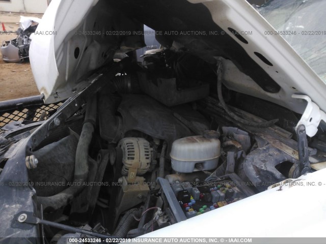 1GBHC23K08F216916 - 2008 CHEVROLET SILVERADO C2500 HEAVY DUTY WHITE photo 10