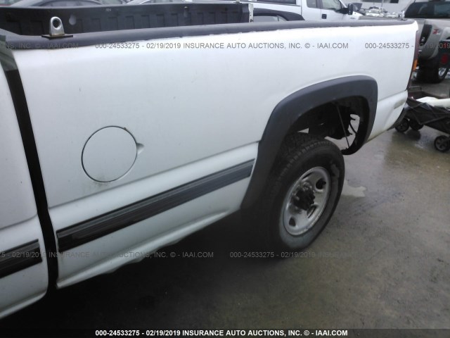 1GCHC24G51E254739 - 2001 CHEVROLET SILVERADO C2500 HEAVY DUTY WHITE photo 6