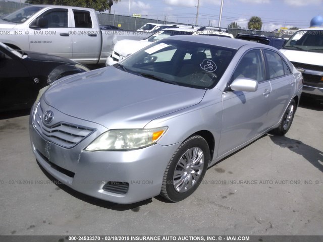 4T1BF3EK4AU060968 - 2010 TOYOTA CAMRY SE/LE/XLE 银色 照片 2