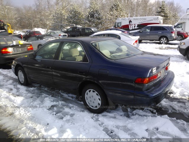 JT2BG22K8W0150468 - 1998 TOYOTA CAMRY CE/LE/XLE BLUE photo 3