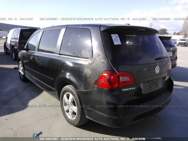 2V4RW3D1XAR166677 - 2010 VOLKSWAGEN ROUTAN SE BLACK photo 3