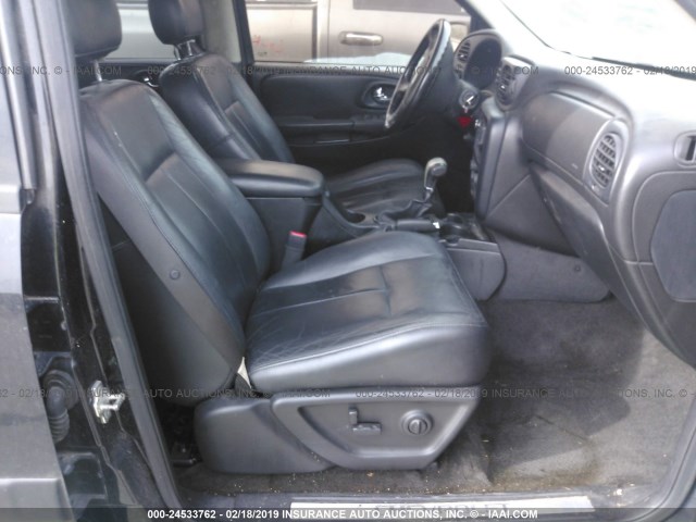 1GNDS13S752353806 - 2005 CHEVROLET TRAILBLAZER LS/LT BLACK photo 5