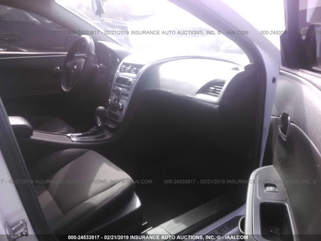 1G1ZC5E01CF365902 - 2012 CHEVROLET MALIBU 1LT WHITE photo 5