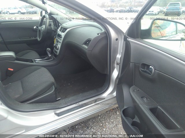 1G1ZH57B28F233089 - 2008 CHEVROLET MALIBU 1LT SILVER photo 5