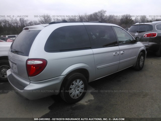 2C4GP44R65R176543 - 2005 CHRYSLER TOWN & COUNTRY LX SILVER photo 4