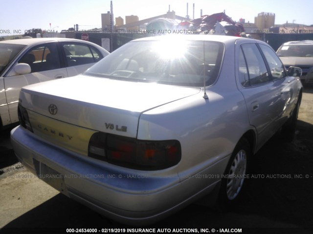 JT2BF12K8T0138197 - 1996 TOYOTA CAMRY LE/XLE/SE Champagne photo 4