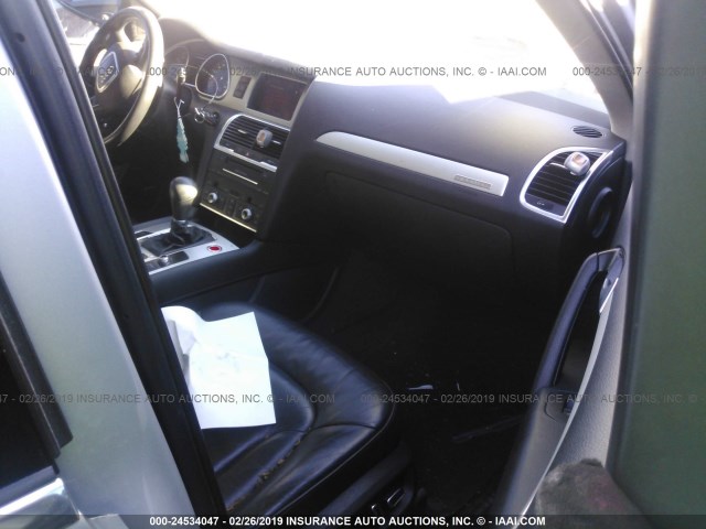 WA1WYAFE6AD006790 - 2010 AUDI Q7 PRESTIGE SILVER photo 5