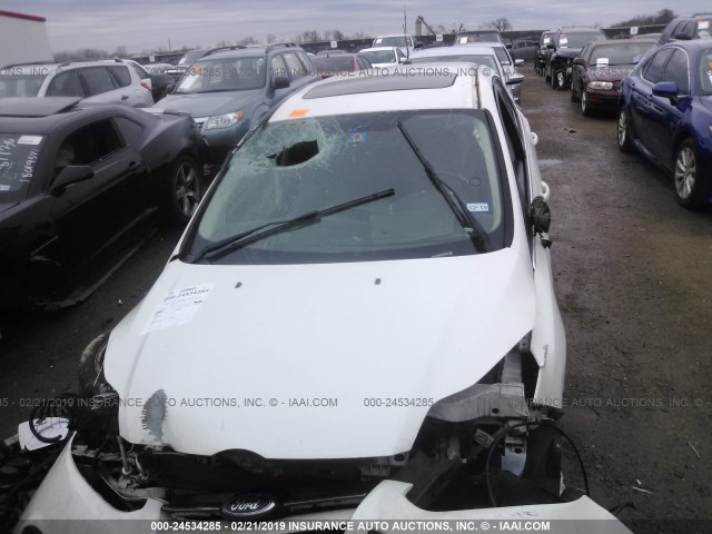 1FAHP3N23CL422041 - 2012 FORD FOCUS TITANIUM WHITE photo 6